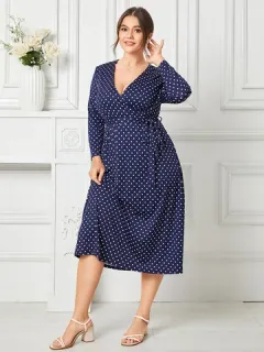 Abrigo de lunares de talla grande con cinturón Vestido