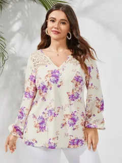 Blusa con cuello en V y estampado floral de talla grande