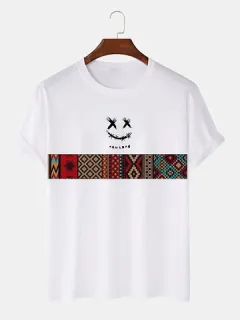 Camisetas con estampado de rombos y cara sonriente