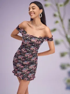 Volante floral con espalda abierta Vestido