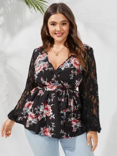 Blusa de manga con empalme de encaje floral de talla grande