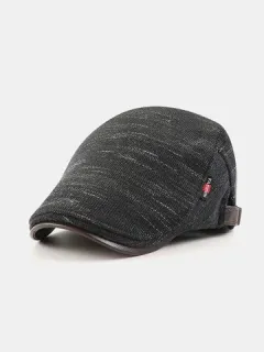 Gorra plana con ala de piel tejida para hombre