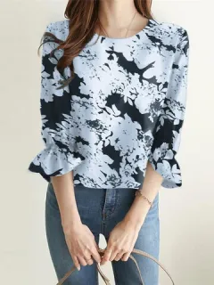 Blusa con mangas con volantes y estampado de flores por toda la prenda